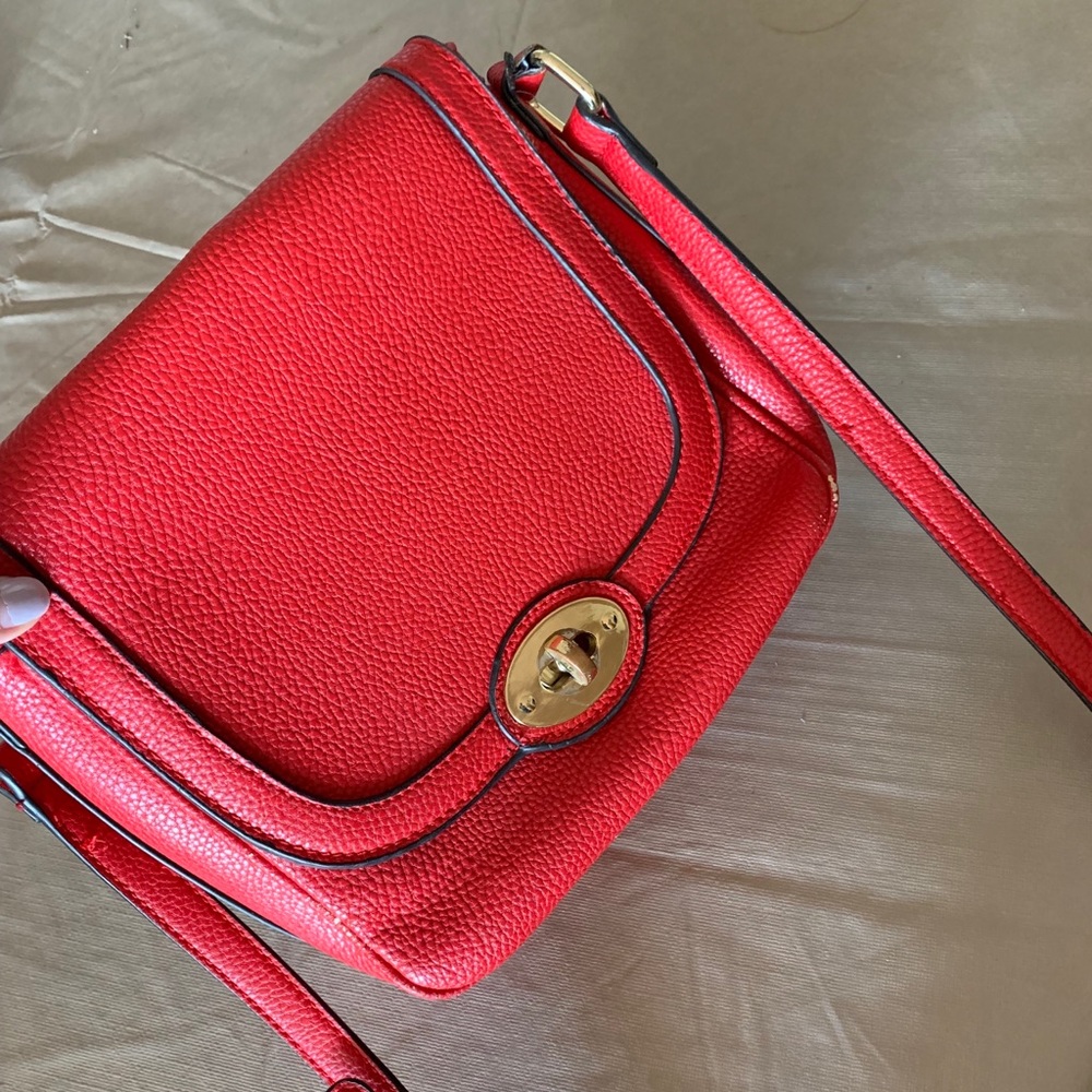 Red Vibrant Purse, Great for summer! - Picture 1 of 4